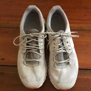 On Cloud Tennis Shoes